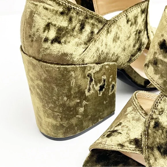 CABI Interlock Moss Green Velvet Open Toes Chunky Block Heels #6016, Size 7 - Picture 8 of 10